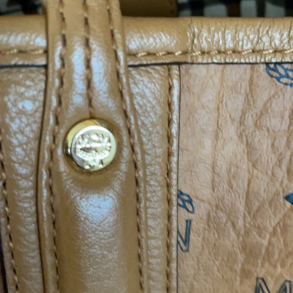 MCM Medium Liz Shopper Tote (W/POUCH AND DUSTBAG) - Picture 12 of 16